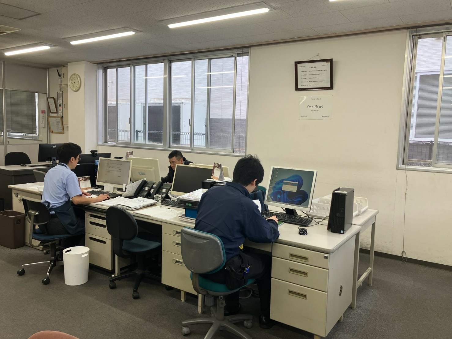 九州支店で働く人々 1